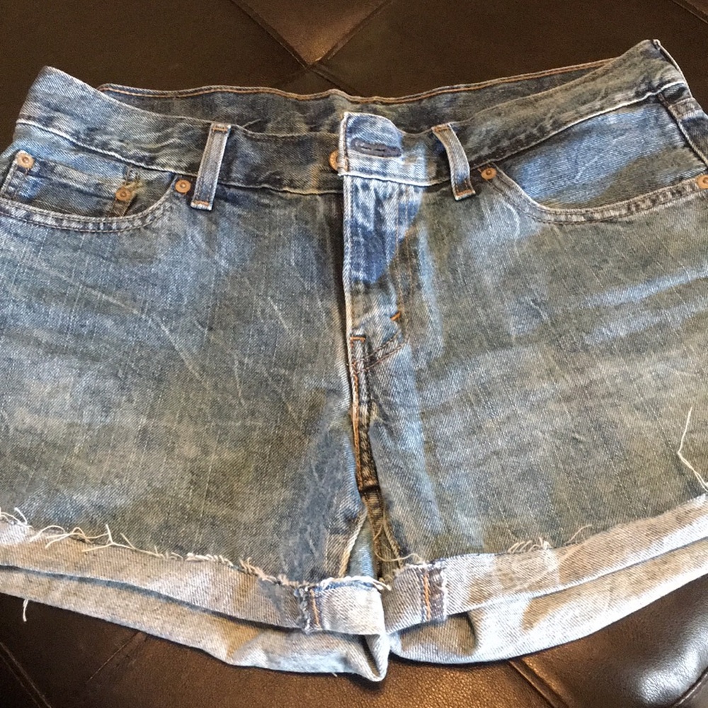 Women’s Levi blue jeans shorts size 29